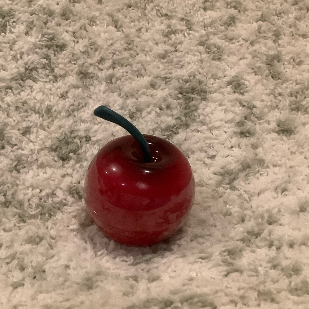 Red Cherry Lip Gloss NWT Beauty Treats cruelty Free 1.5” x 1.5” - Picture 14 of 14
